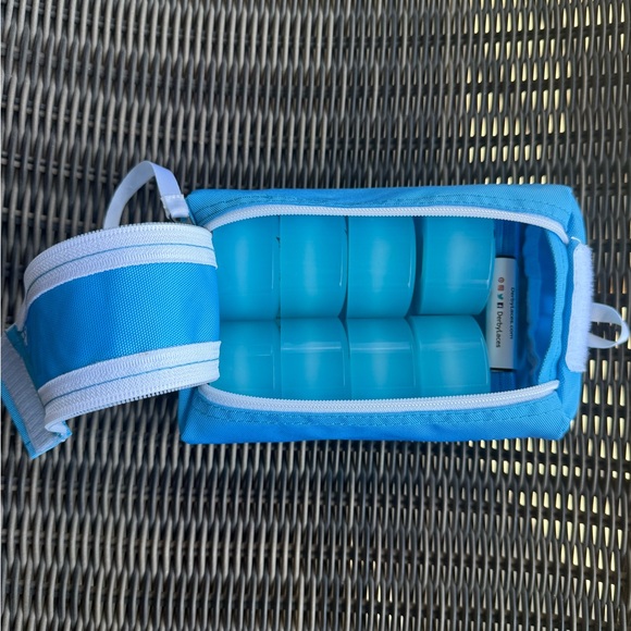 NEW LED Quad Roller Skates Luminous Blue Wheels Radar Wheel Bag - BLUE SET - Picture 2 of 12